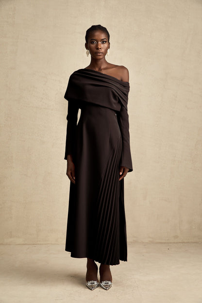 Valentine high-slit pleated maxi dress in Black
