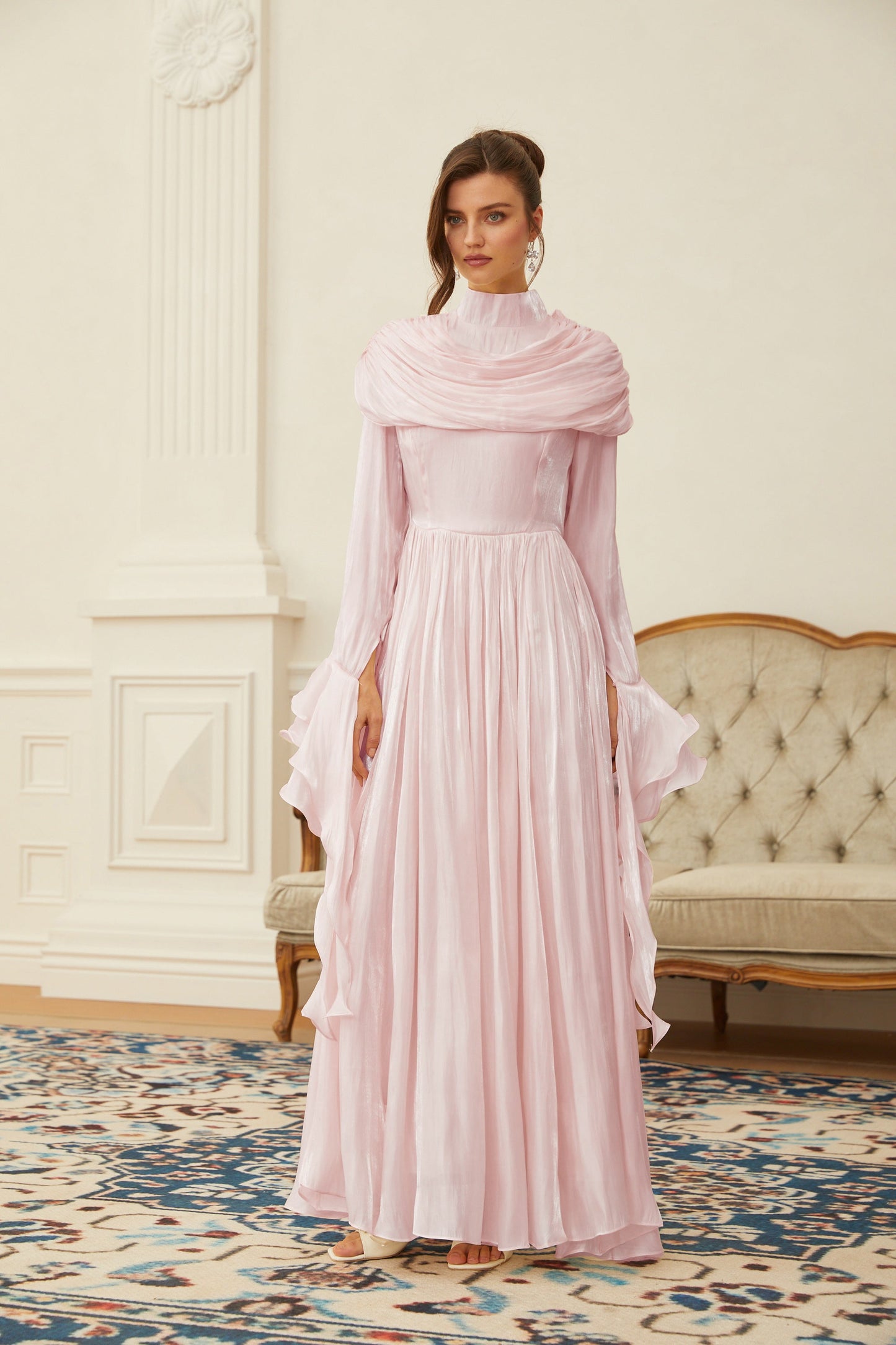 Danuta Pembe Dantelli Pileli Maxi Elbise