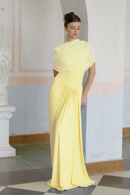 Sarı Catherine asimetrik pilili maxi elbise