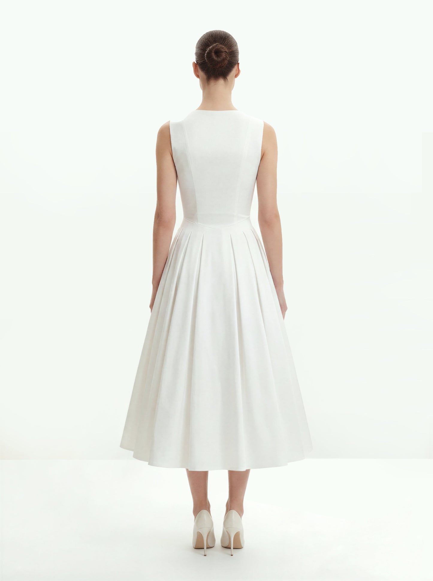 Front V Yaka Pilili Midi Elbise - Beyaz