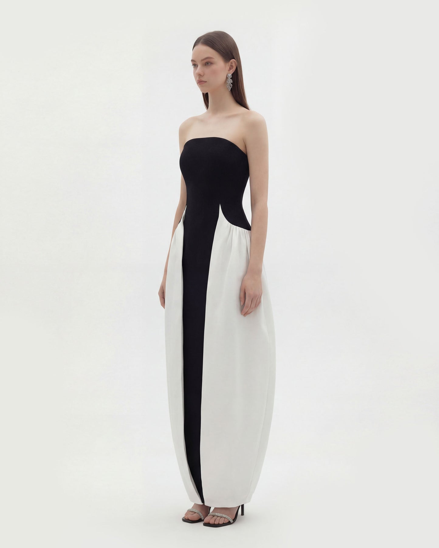 Tek Renk Panelli Straplez (Askısız) Sculptural Maxi Elbise - Siyah