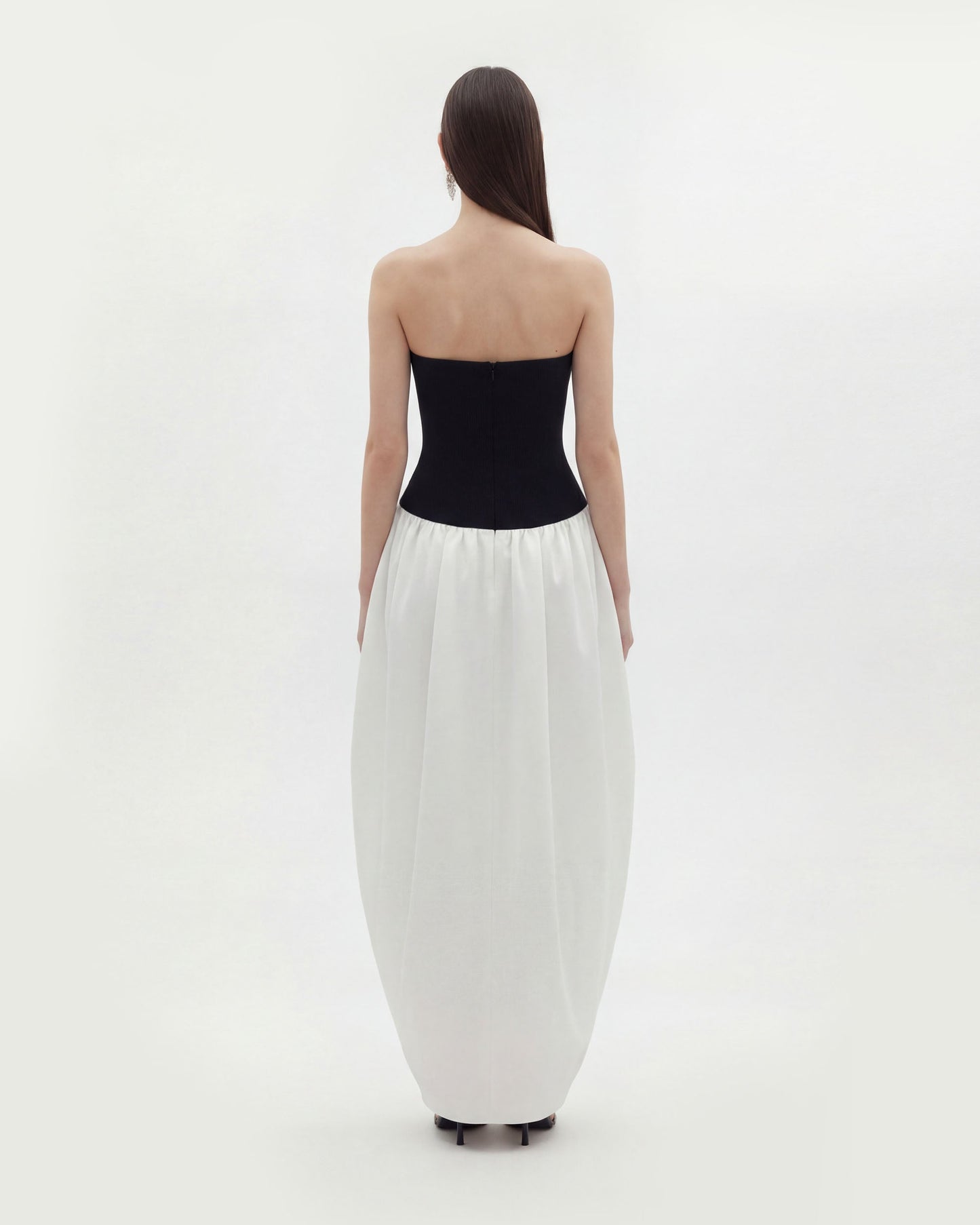 Tek Renk Panelli Straplez (Askısız) Sculptural Maxi Elbise - Siyah