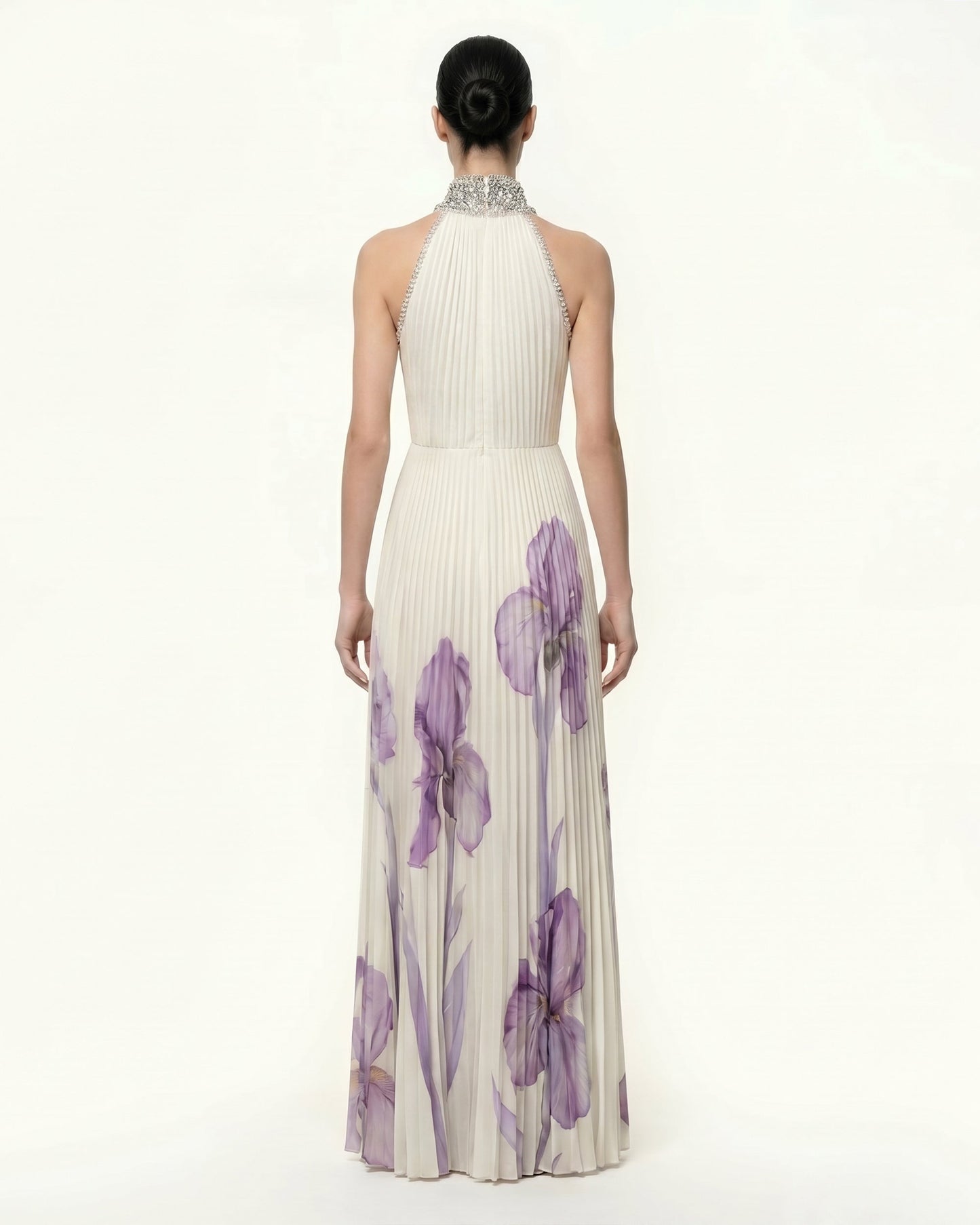 Taşlı Yaka Halter Yaka Pilili Iris Desenli Maxi Elbise - White/Purple