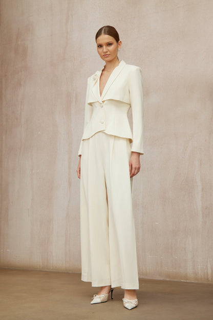 Teresa Nötr 3D Petal Blazer ve Pantolon Takım