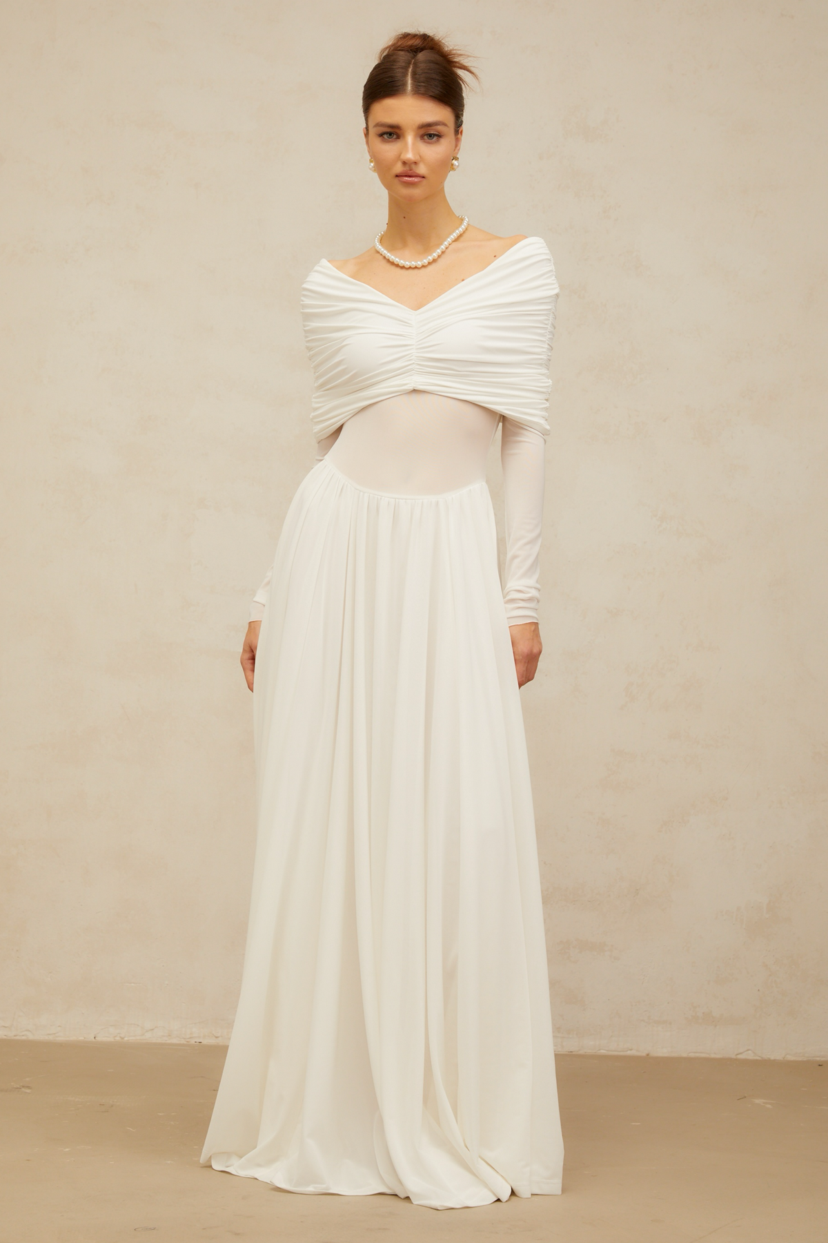 Vérane Beyaz Drape Detaylı Dantelli Maxi Elbise