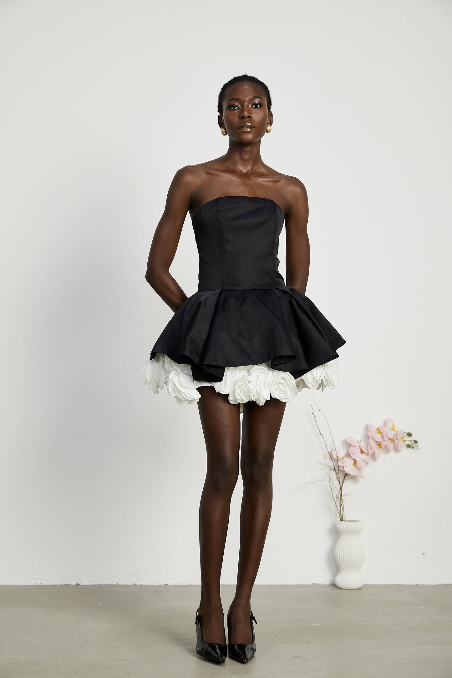 Lucie siyah petal katmanlı straplez korse mini elbise