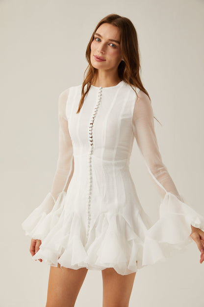 Anaïs'in yarı transparan kloş mini elbisesi