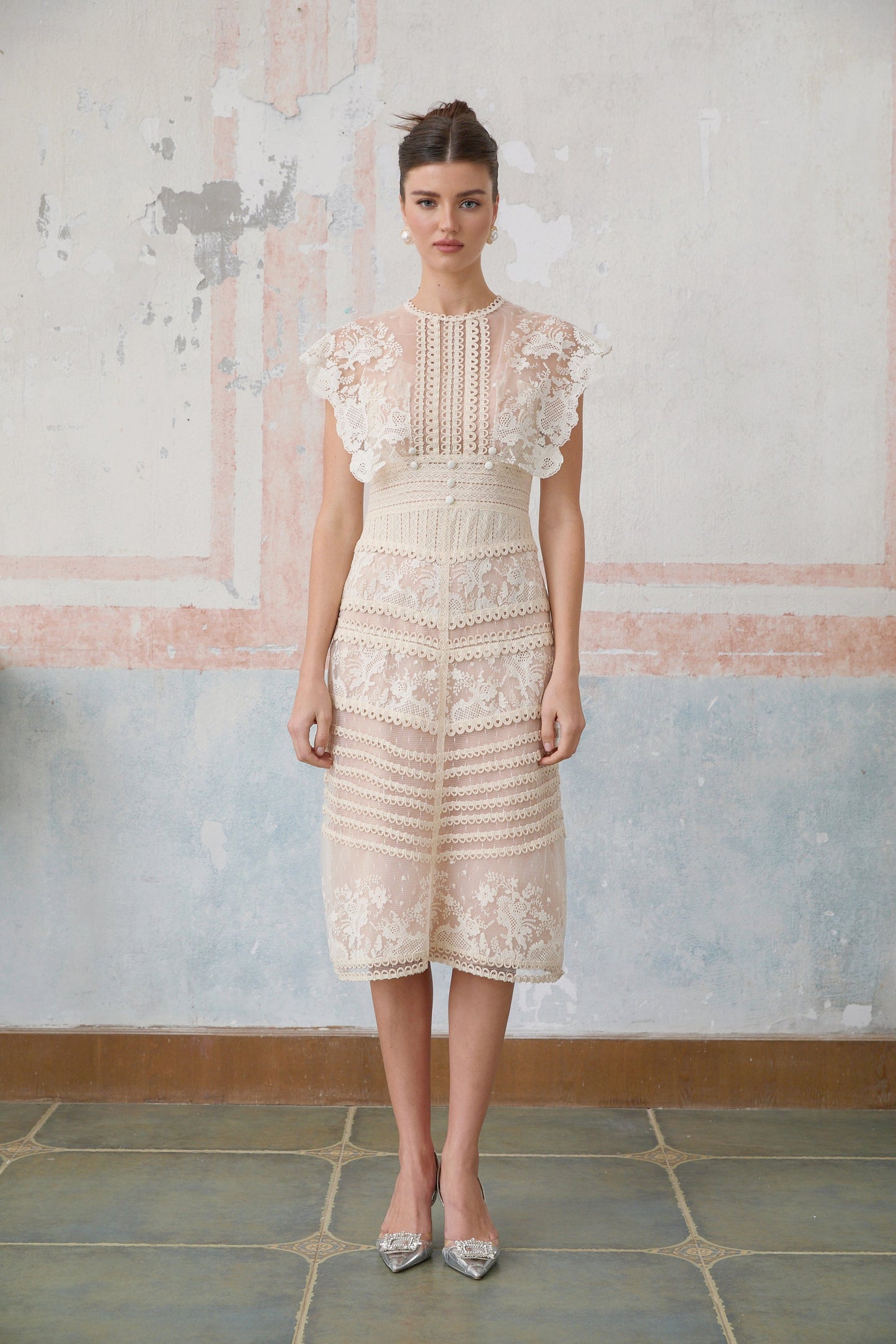 Neutrals Fleur çiçek işlemeli dantel midi elbise