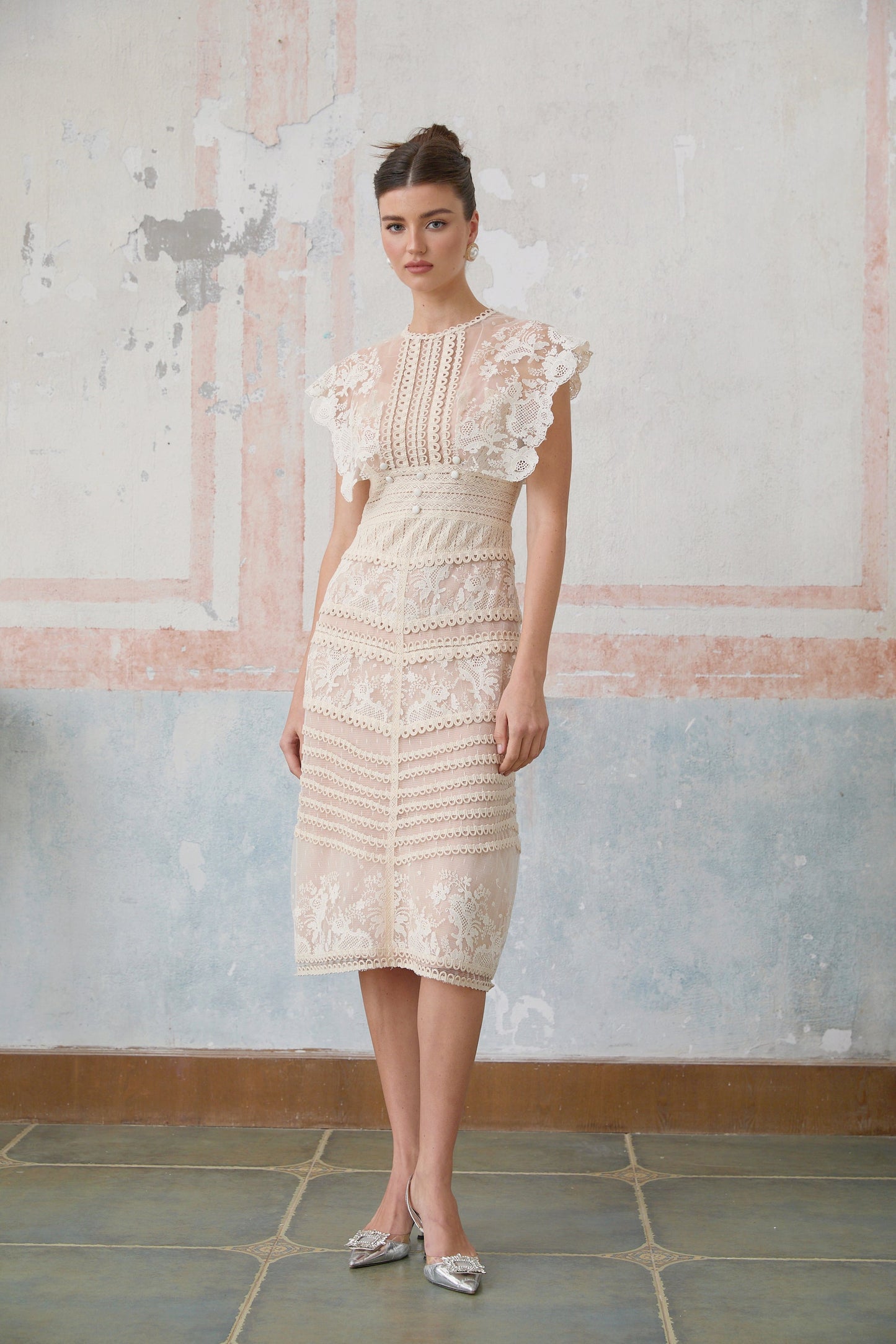 Neutrals Fleur çiçek işlemeli dantel midi elbise