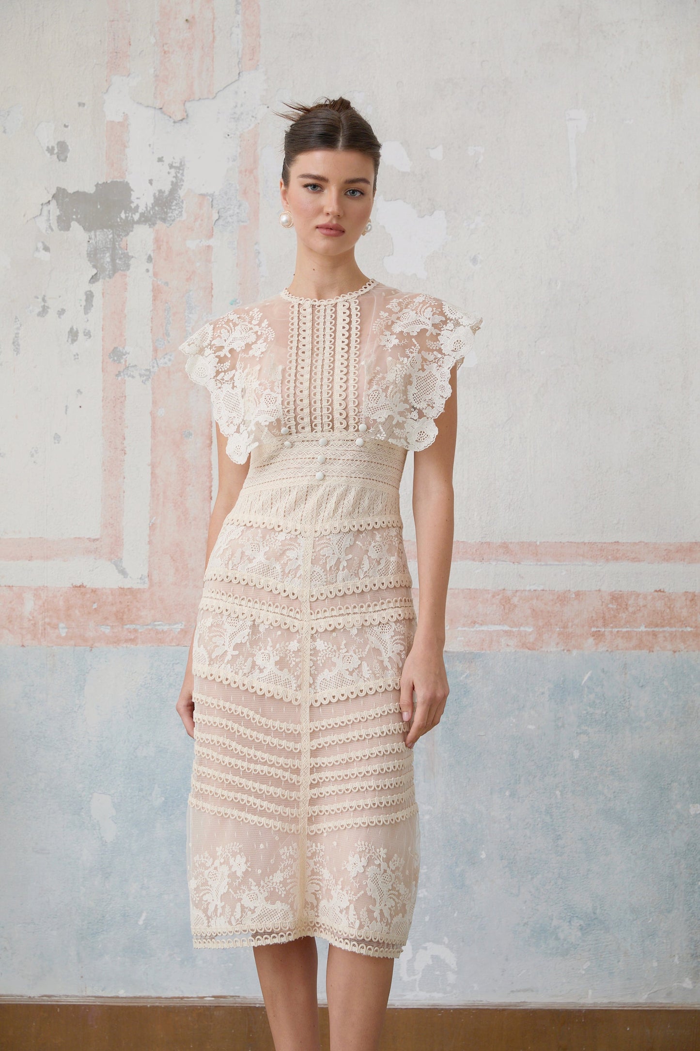 Neutrals Fleur çiçek işlemeli dantel midi elbise