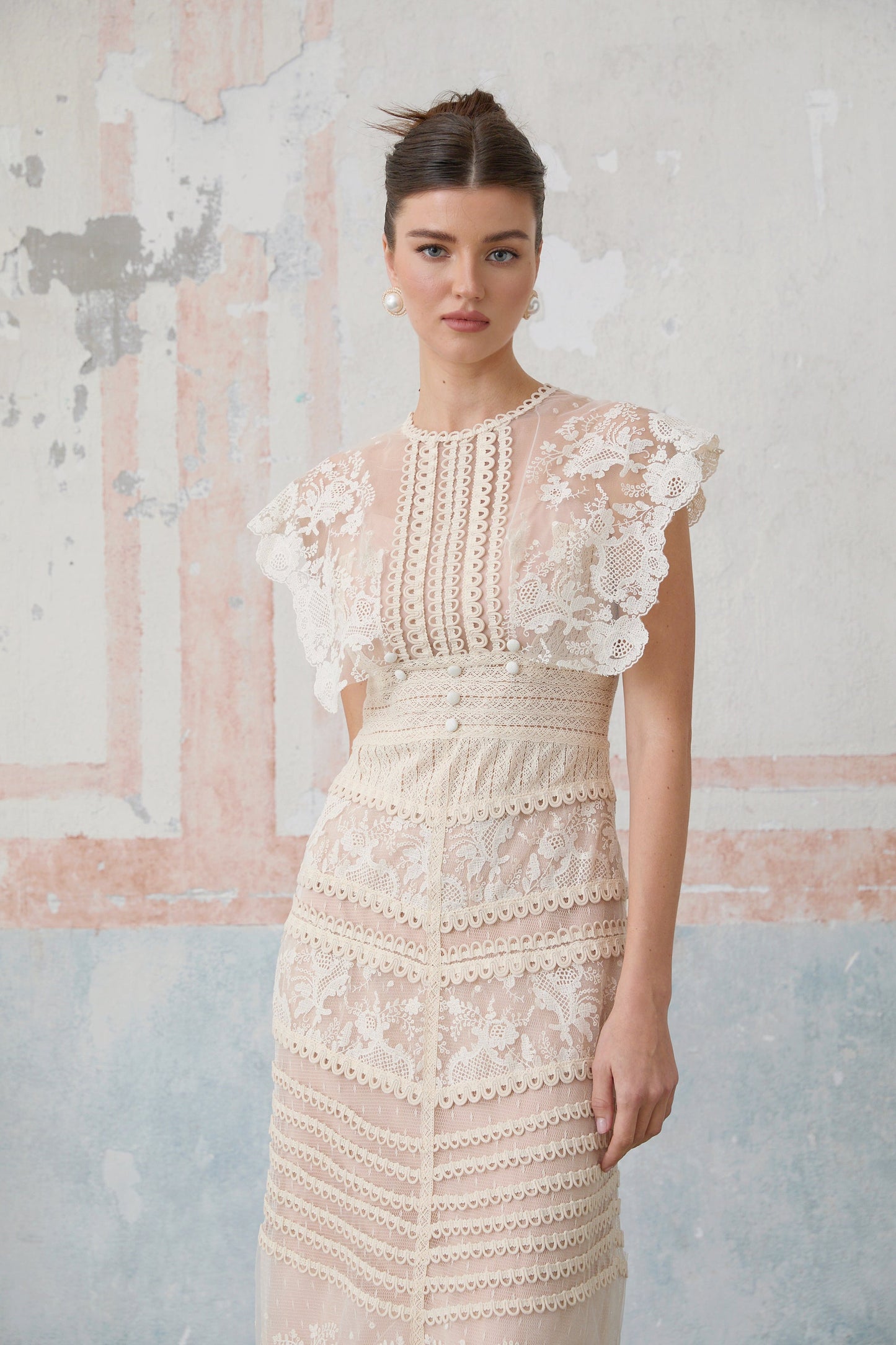 Neutrals Fleur çiçek işlemeli dantel midi elbise