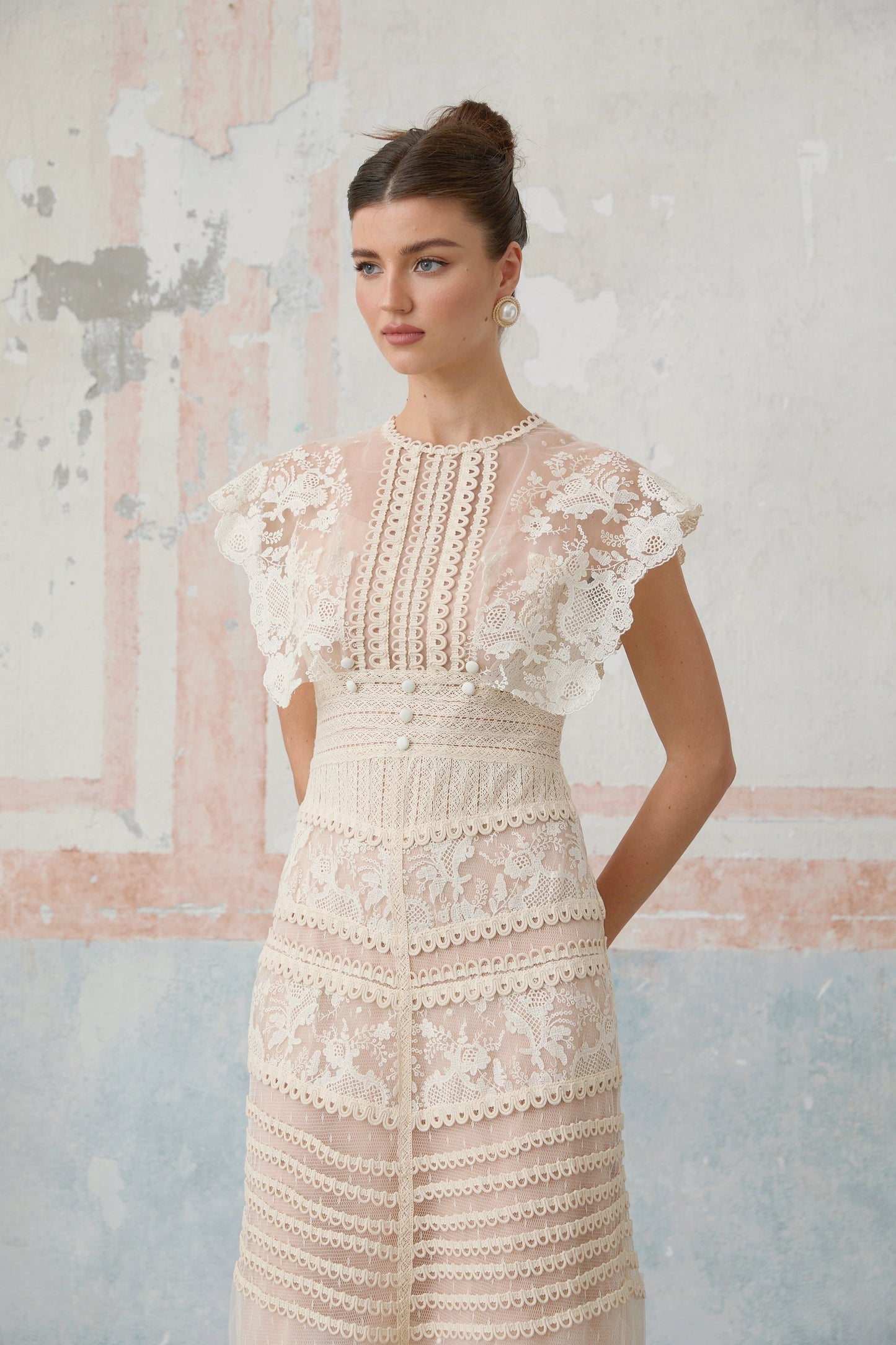 Neutrals Fleur çiçek işlemeli dantel midi elbise