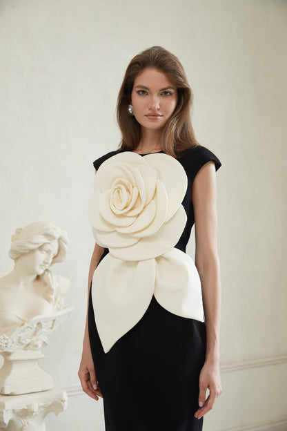 Aurélienne Siyah 3D Petal Kalem Midi Elbise