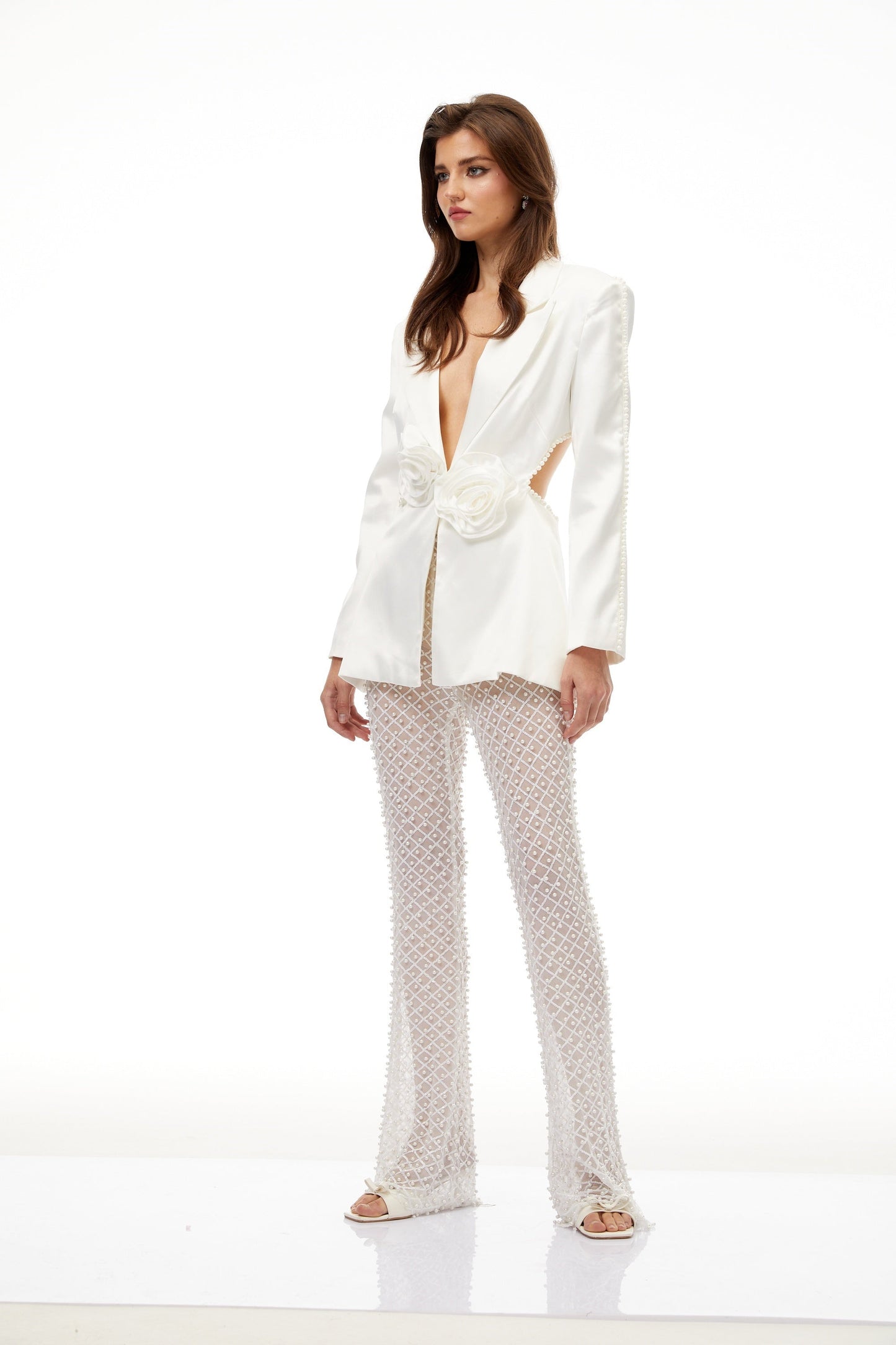Aristiţa Beyaz Suni İnci Çiçekli Blazer ve Pantolon Takımı