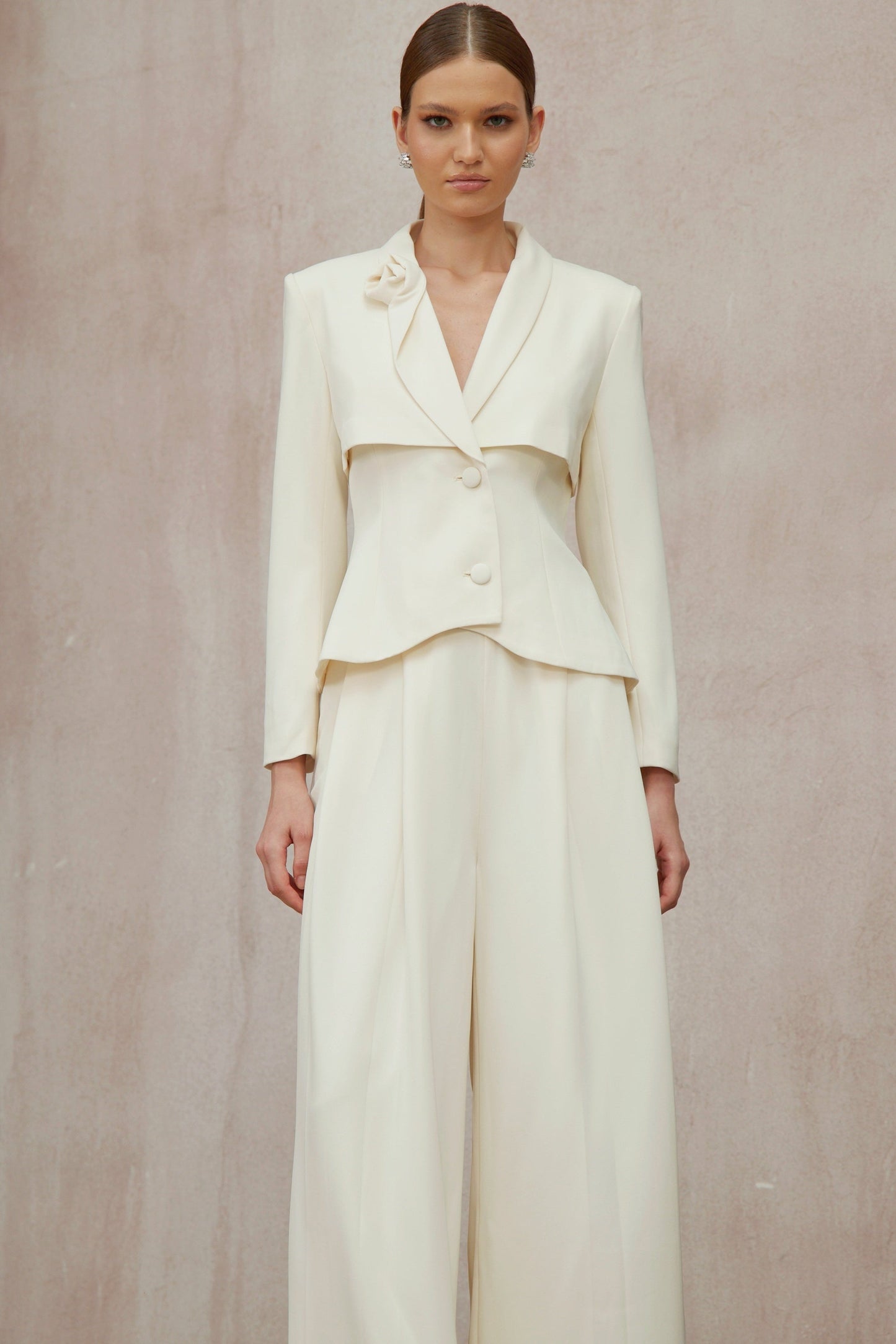 Teresa Nötr 3D Petal Blazer ve Pantolon Takım