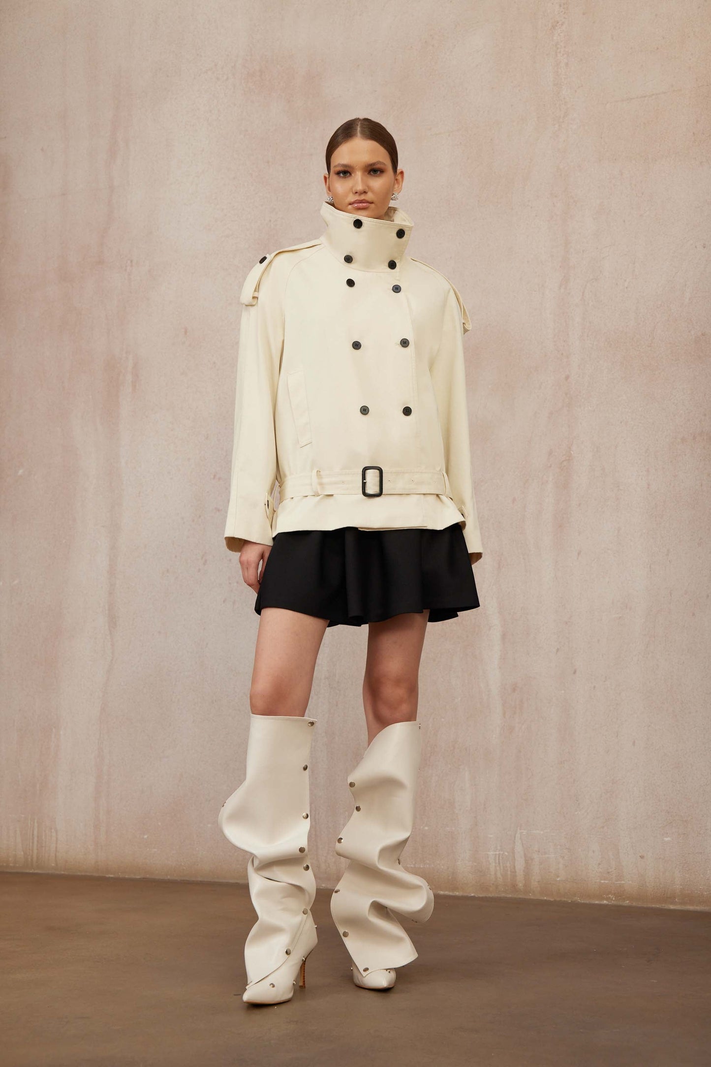 Calliopée White Double-Breasted Short Trench Coat