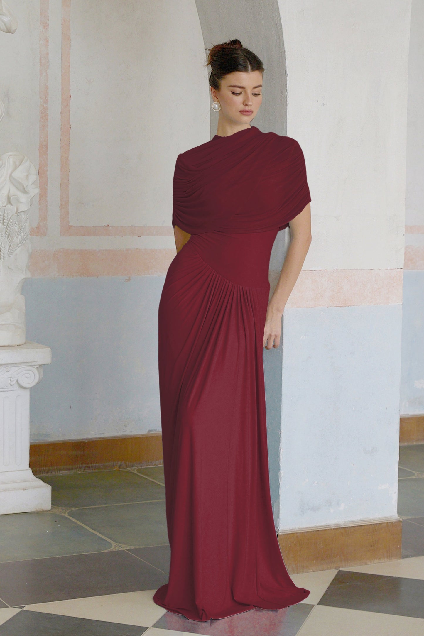 Catherine Kırmızı asimetrik pilili maxi elbise