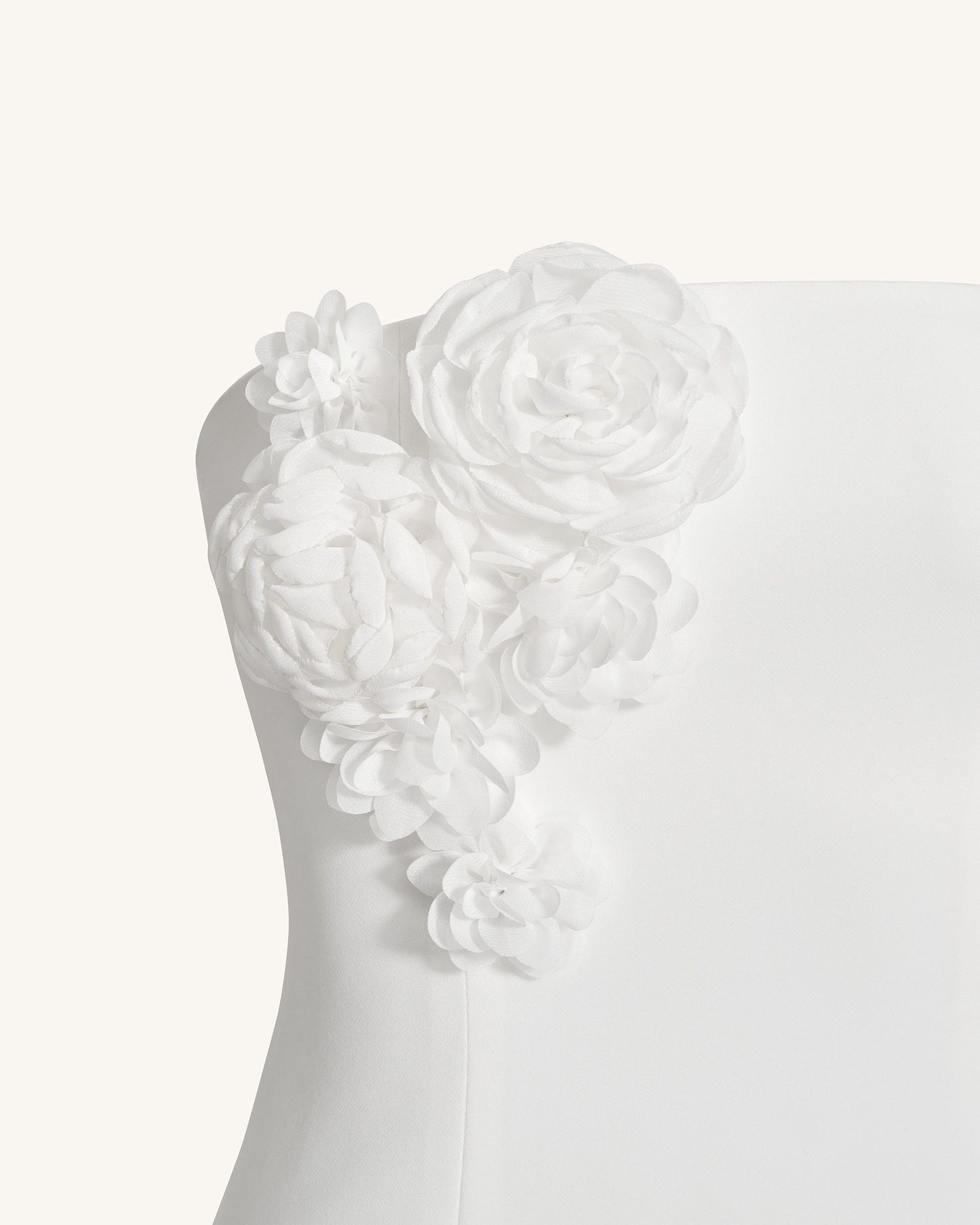 Petal Perfection Kokteyl Elbise - Beyaz