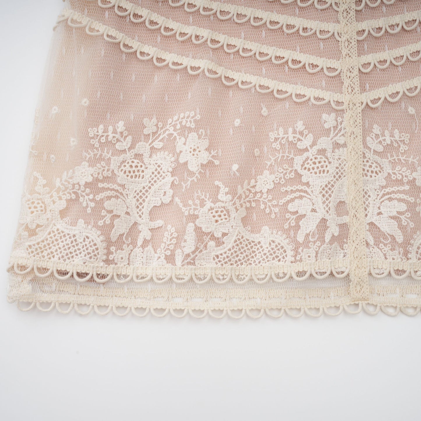 Neutrals Fleur çiçek işlemeli dantel midi elbise