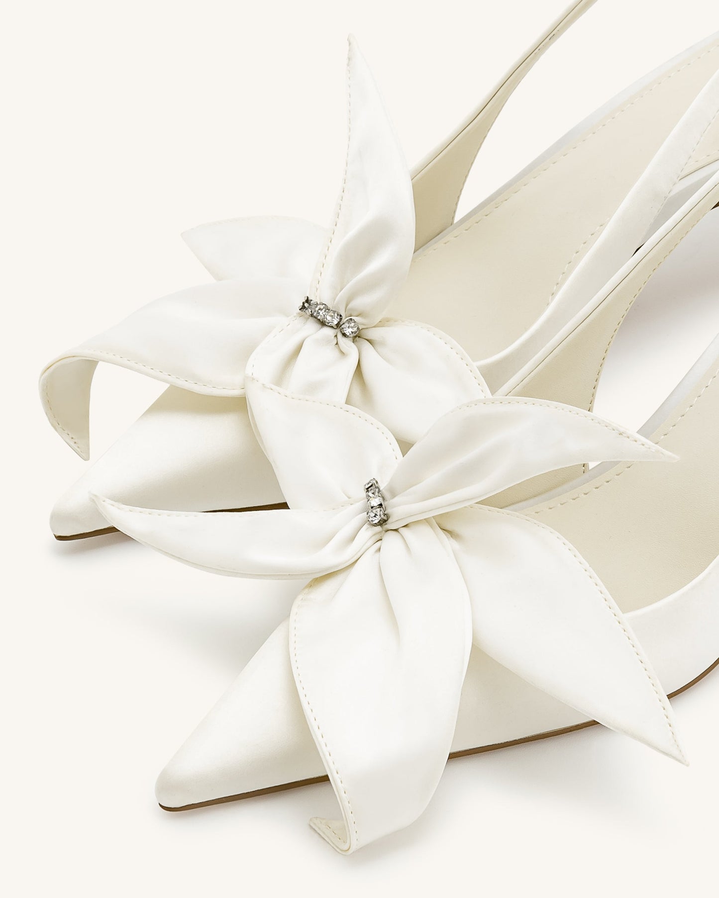 Queena Çiçek Desenli Aplikeli Arkası Açık (Slingback) Topuklu Ayakkabı (Pumps) - Fildişi Beyaz