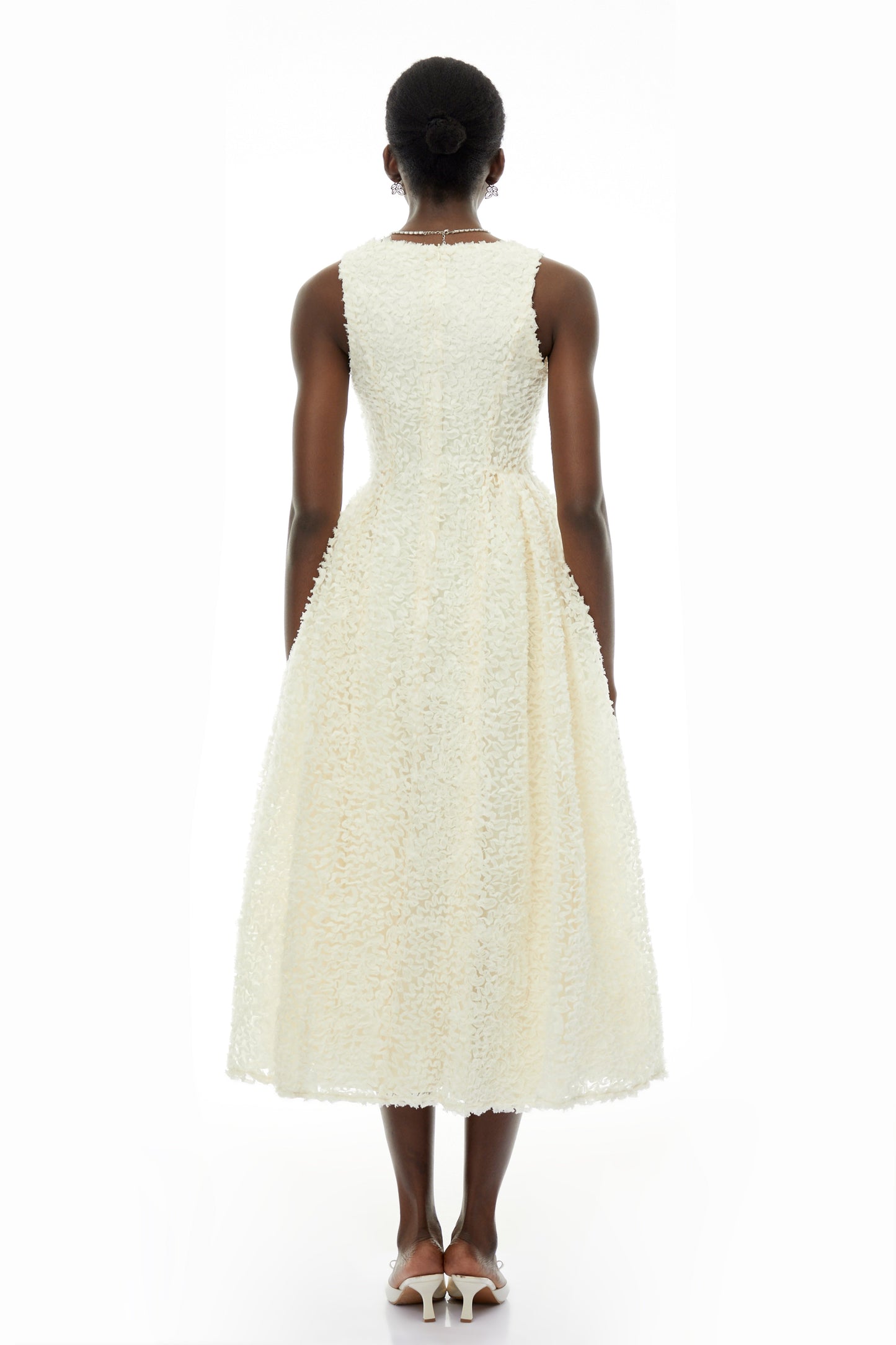 Luciana White Sleeveless Midi Dress with Fitted Bodice