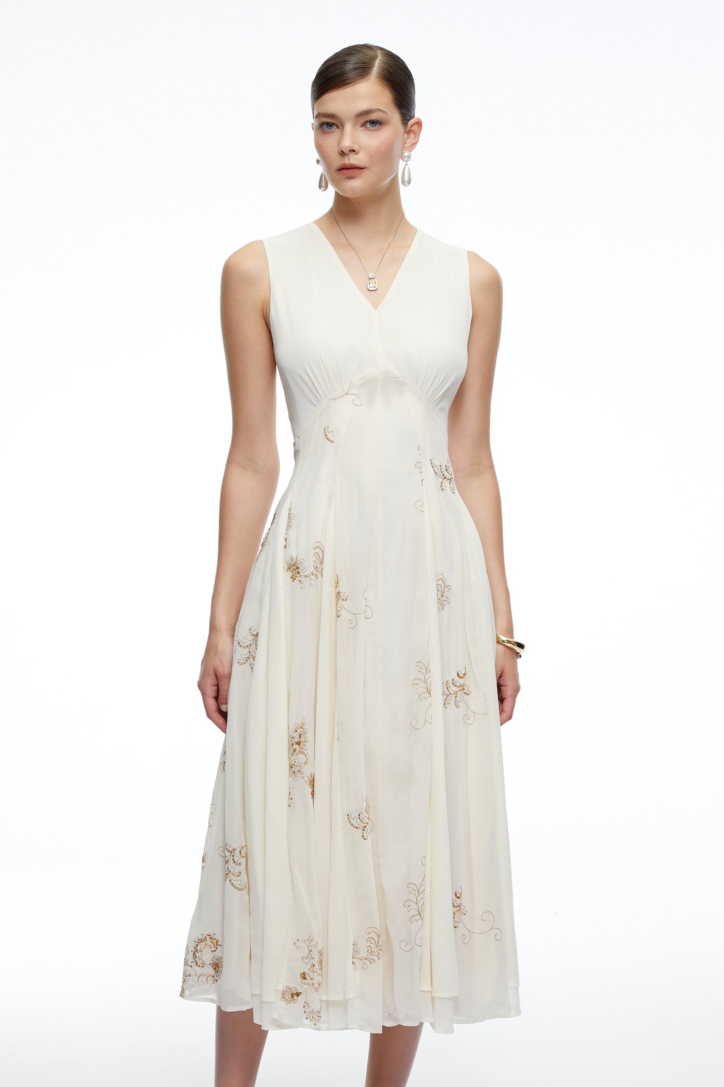 Sorrel White Floral Embroidered Midi Dress