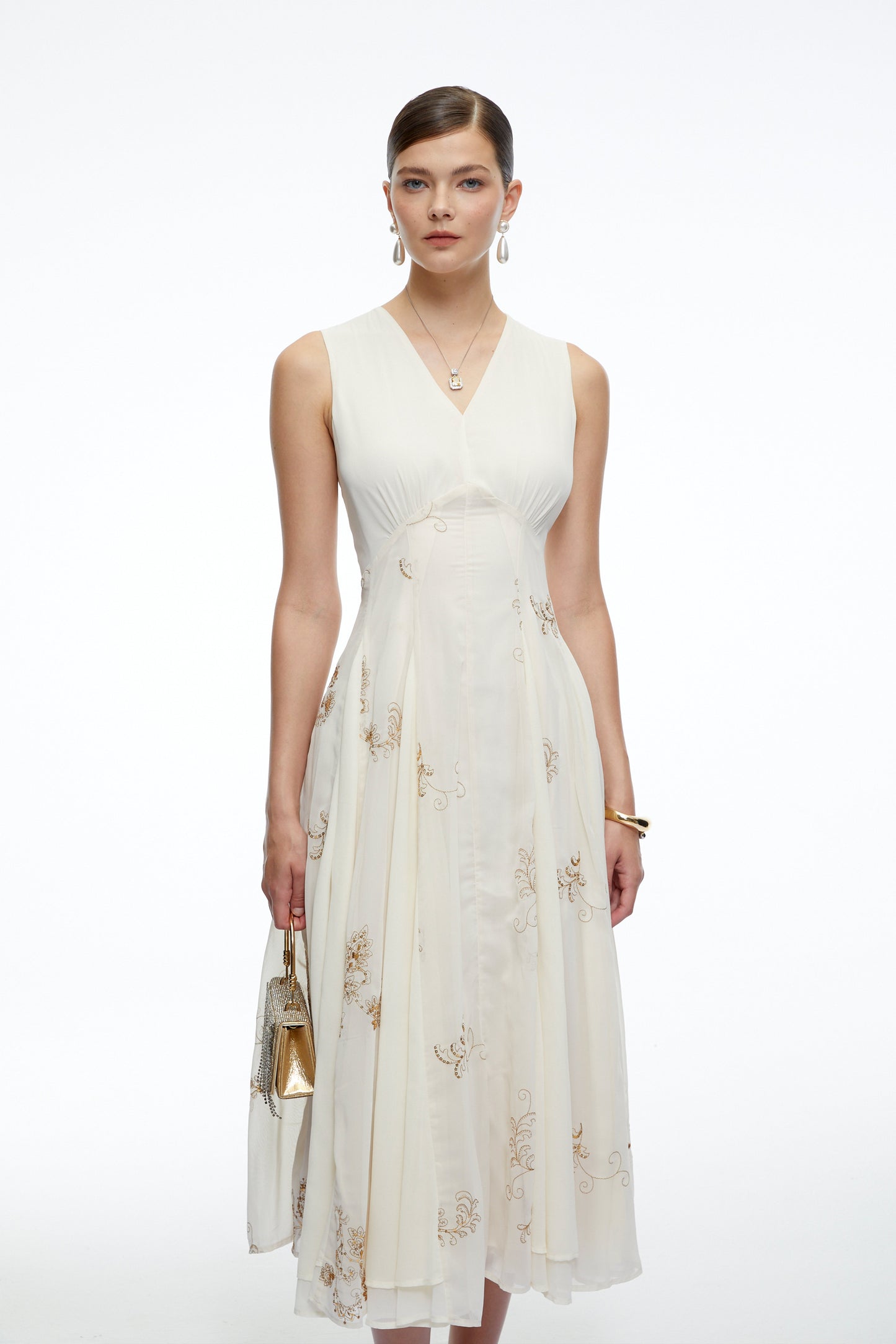 Sorrel White Floral Embroidered Midi Dress